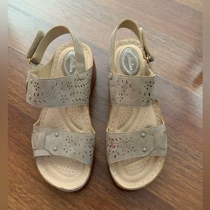 Tan strapped sandals, size 8.5